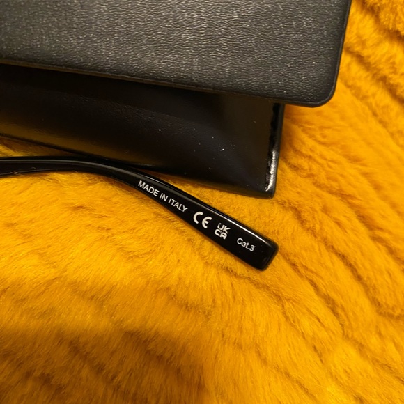 ✨🆕✨New Saint Laurent Sunglasses - Picture 5 of 10